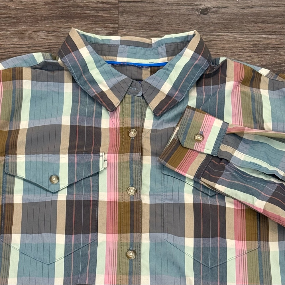 Patagonia Women's Long-Sleeved Button Up‎ Plaid Medium Shirt